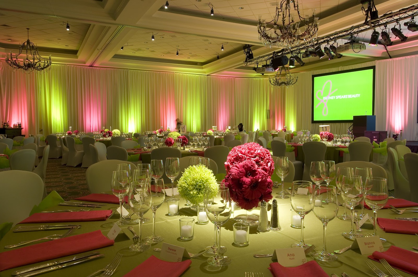  Impressive wedding halls decorations 