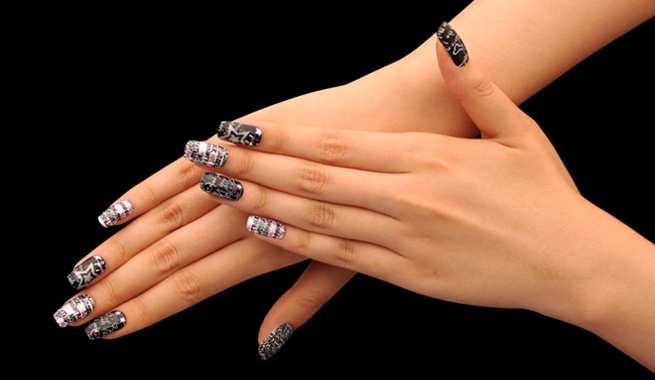 Caring For your Hands advice Pegatinas nail art con diseno de grafiti 1 Caring For your Hands advice