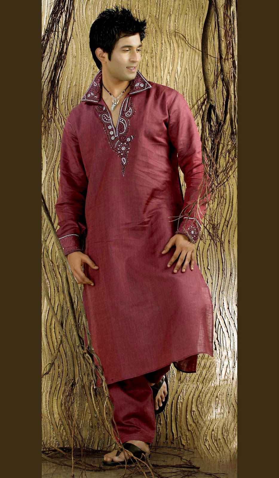Stylish groom sherwani 2014 Stylish groom sherwani 2014