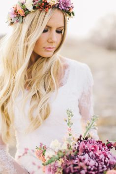150673b96c7158f5a4a9aed494fe918e Tiaras, headpieces, veils and wreaths of natural flowers