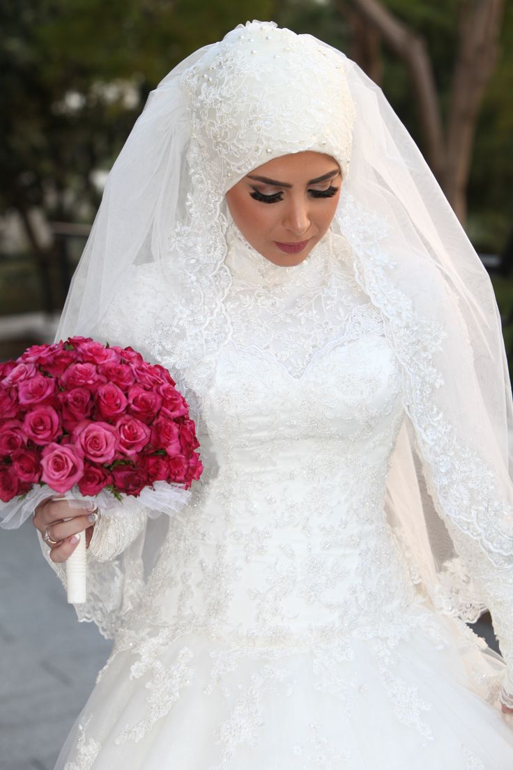 d0be5ddd6a4ad5b9011e48d2f55b86d7 Beautiful Hijab wedding dresses