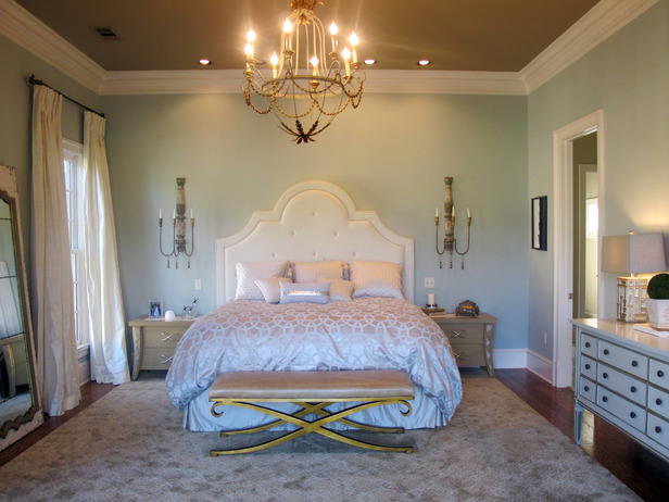 RMS cherrybounce elegant white cream romantic bedroom s4x3 lg Romantic and beautiful bedrooms 2014