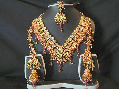 img49e6c205749b2 Indian wedding jewelry with special character