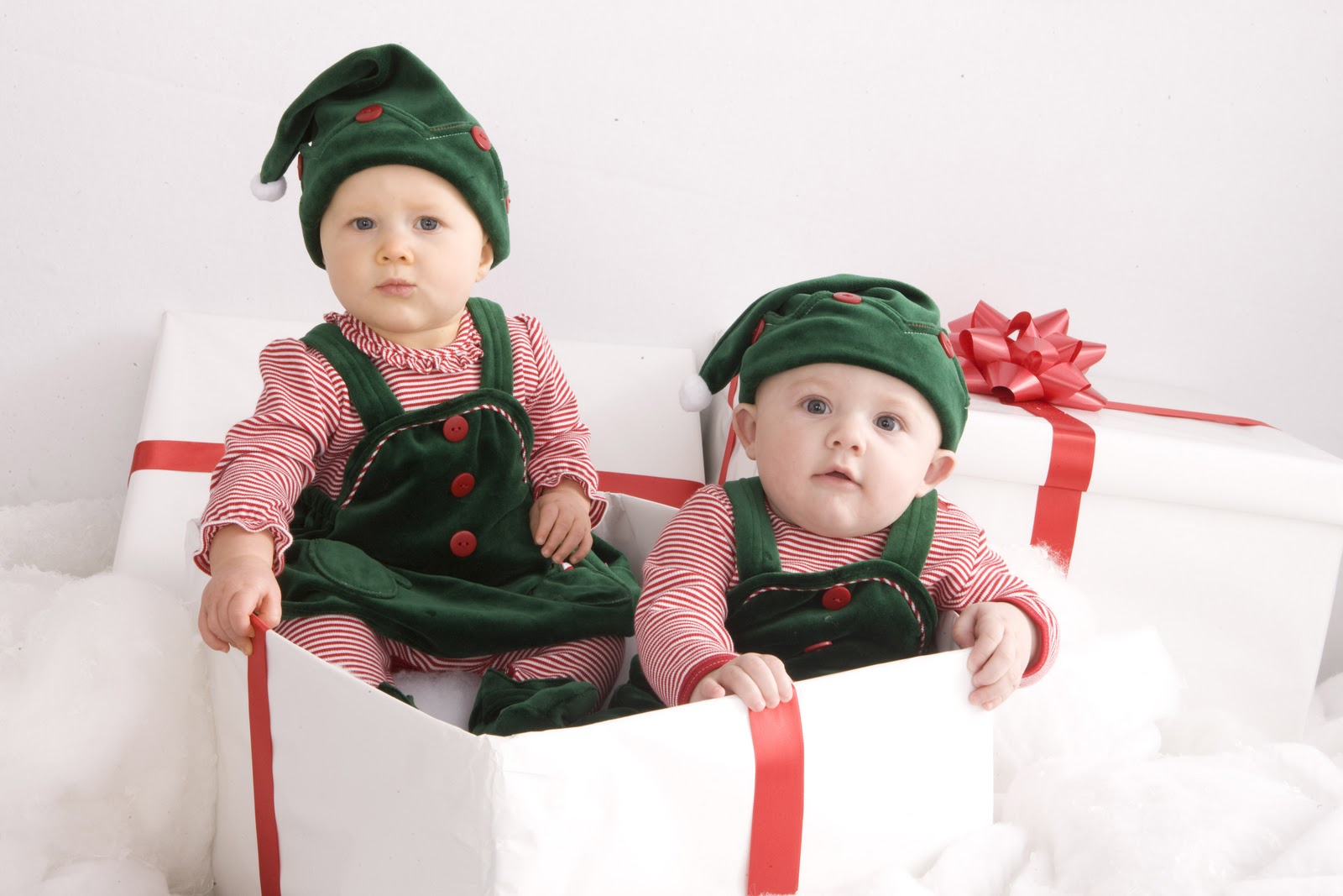 3001 EmmaRyderHelpers Christmas outfits for kids 2014
