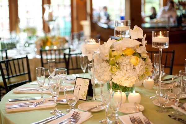 Yellow and Spring Green Wedding Table 600x400 Guide for a spring wedding