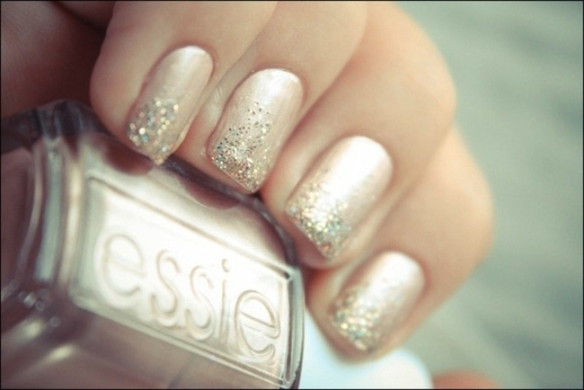 1 light glitter nail polish inspiration bride wedding Most stylish nail polish for bride 2014