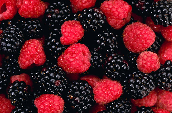 Berries 3 To the groom: 10 foods to melt belly fat at breakfast
