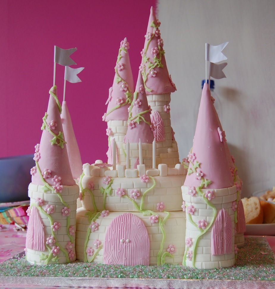 15 cake final2 Castle birthday cake designs for kids 