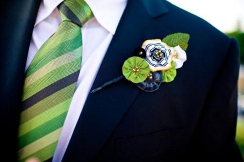 25 stylish and modern grooms boutonnieres to get inspired weddingomania 149 int How to Choose a flower boutonnieres for the groomsmen