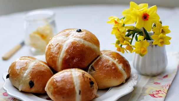 hotcrossbuns 397 16x9 Cute easter food decorations ideas