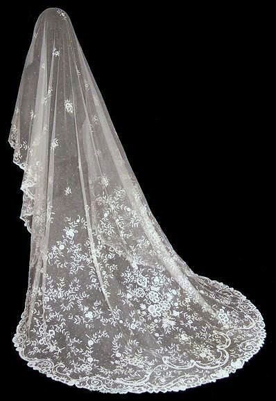 L1307 How to choose your bridal veil