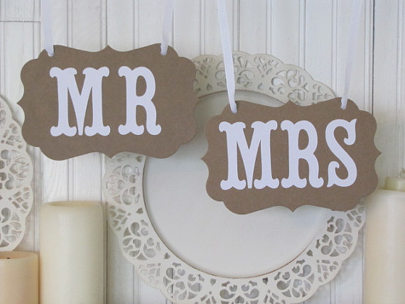 22b36132a484a82989d0c58f111b9af7 Pretty wedding decoration with Mr & Mrs theme