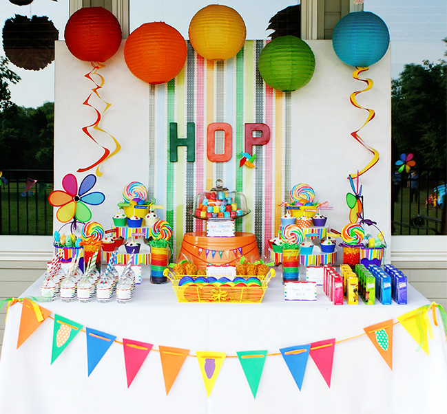 579e9c3c0b7d08f4b69b88c127dceb58 The birthday decoration in rainbow colors