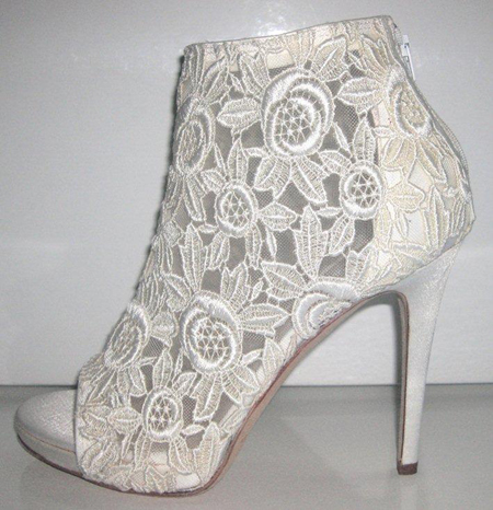 598dca40dc200a57ec78b60e27123c70 For decorating brides shoes ideas