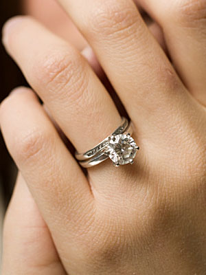 81b68e07b1e6826f7ade4510d0982f99 Some tips for choosing an engagement ring