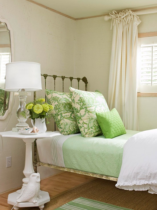 926d5ab45cd0f0d905a142af3f38a61f green decorations for the spring 2015