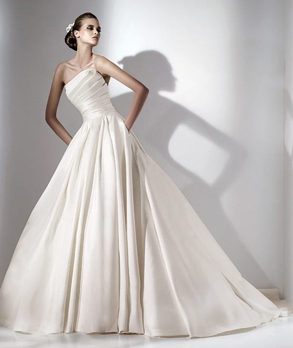 92e2d26abed9e035d97cbcd6b6adeb45 Ideas for thin dresses for brides