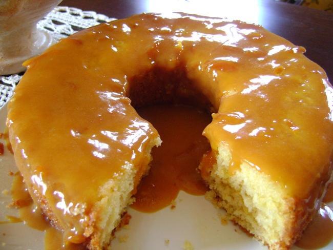 a22932a716ef19297489df89e23a5776 Sponge cake filled with cream and caramel