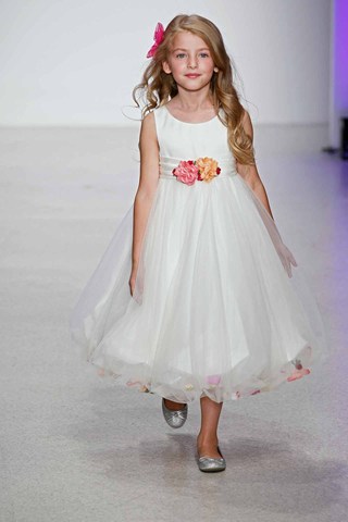 bd3757862c6d4de80924de77a9d7edb8 children style in your wedding ceremony