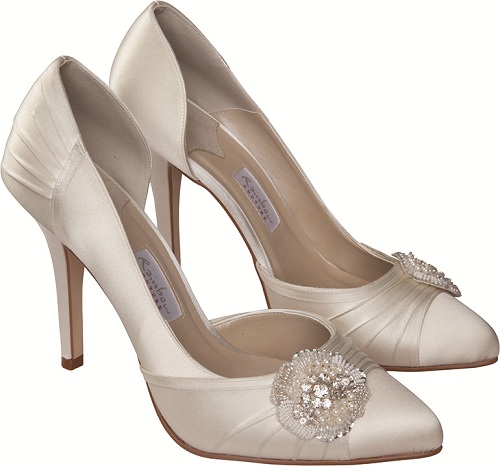 bd3bfc8e1d8bef4348e609c6faed9968 8 practical tips for choosing your wedding shoes