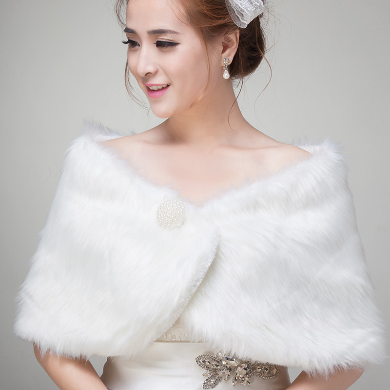 ce77c53fdb9c48a8873cdaefeca42ad0 Winter Wedding accessories designs ideas