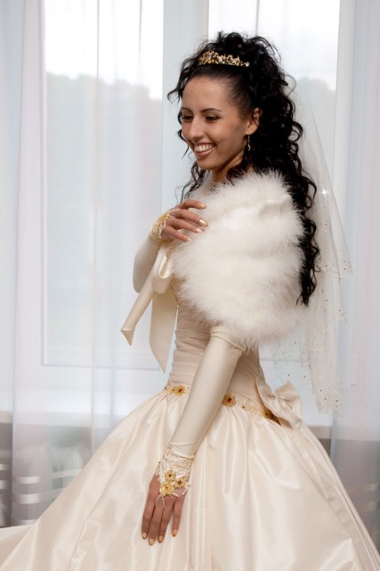 de83632d6332b9d4a9faf50c8cd21385 5 Top winter wedding dress designs 
