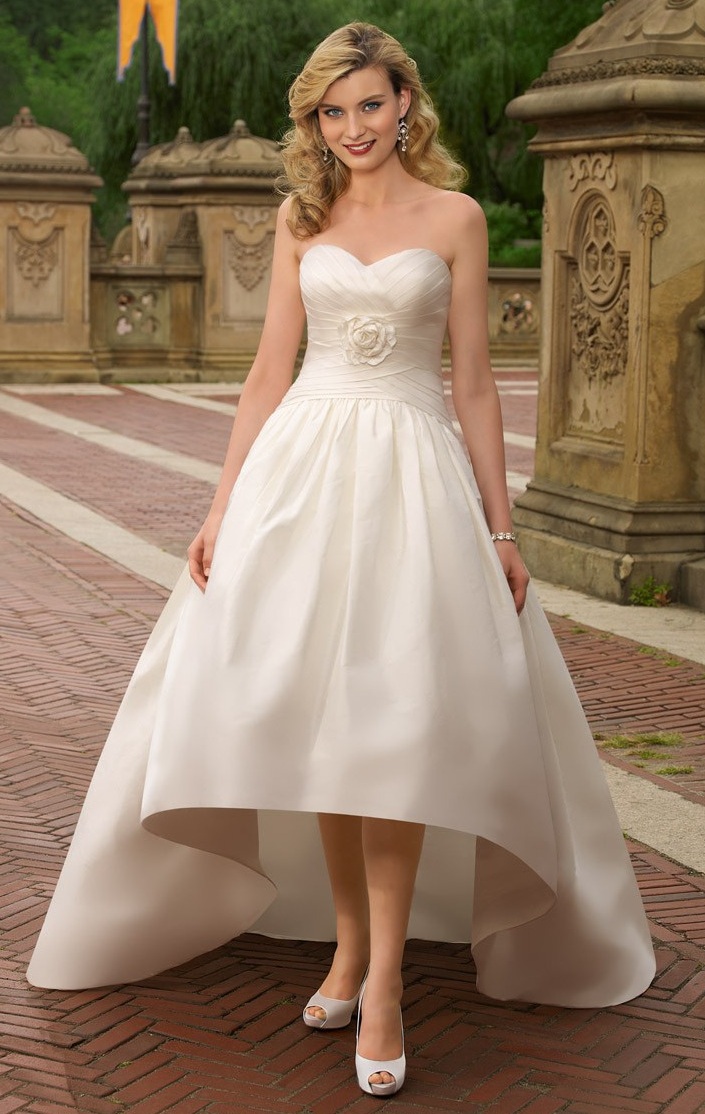 f0e40e573d5c91b8aef18efbc41a166d Ideas for thin dresses for brides
