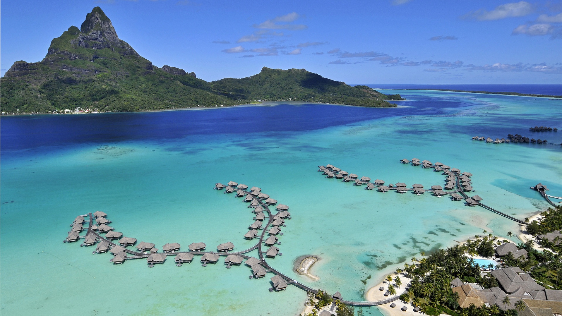 f298747e2acfad3109293d2fe1fcd10e 10 Islands to spend your honeymoon