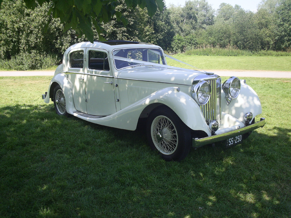 11 Aug 07   car in dappled sunlight1  Awesome vintage car for wedding 2014 