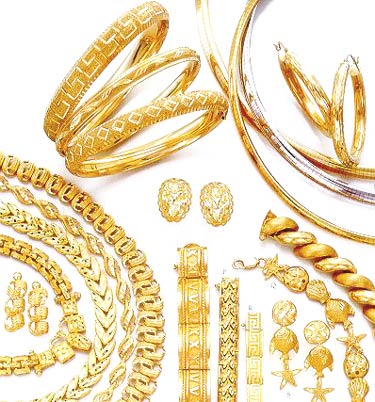 Golden jewelry for stylish bride gold jewellery Golden jewelry for stylish bride