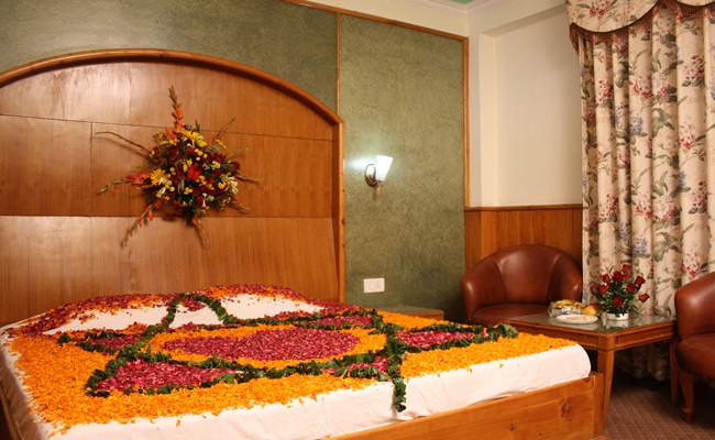  Luxurious Honeymoon decorations images 