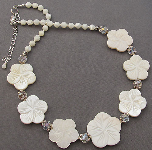 mop7flowerneck2a Amazing white & silver jewelry 