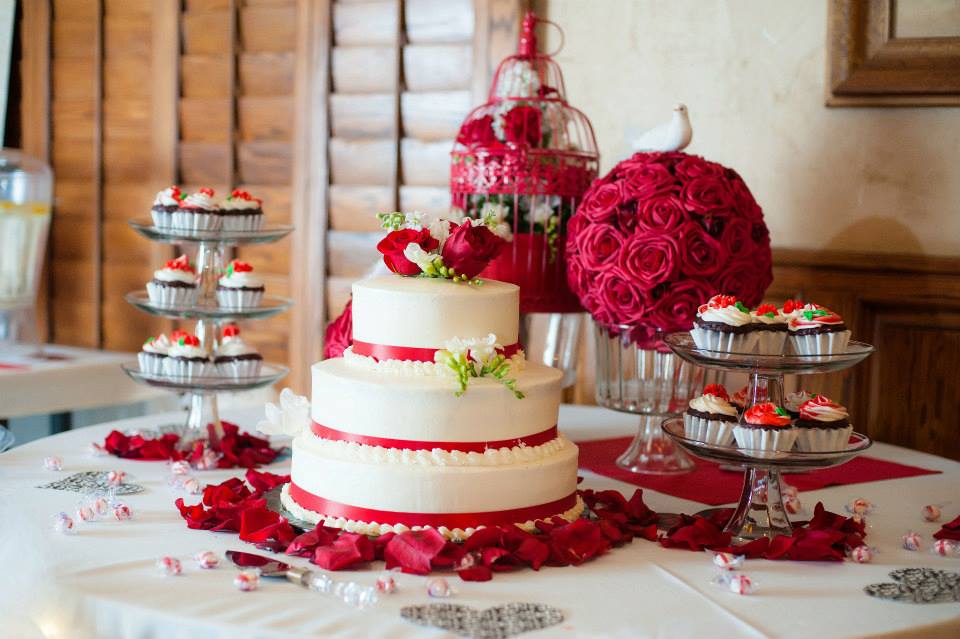 307049 10151666778955336 528280225 n Some forms of the wedding cake for 2014
