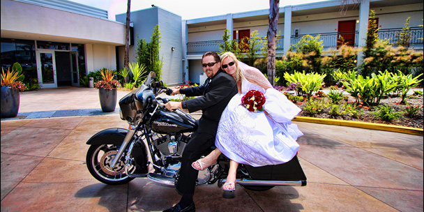 What will be your wedding car ? f motorcycle couple What will be your wedding car ?