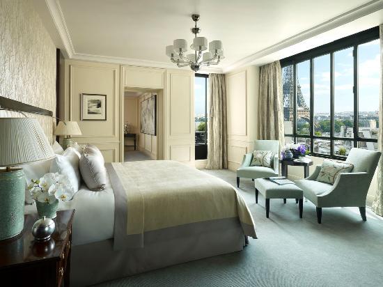 suite chaillot at shangri Honeymoon activities and restaurants in Paris