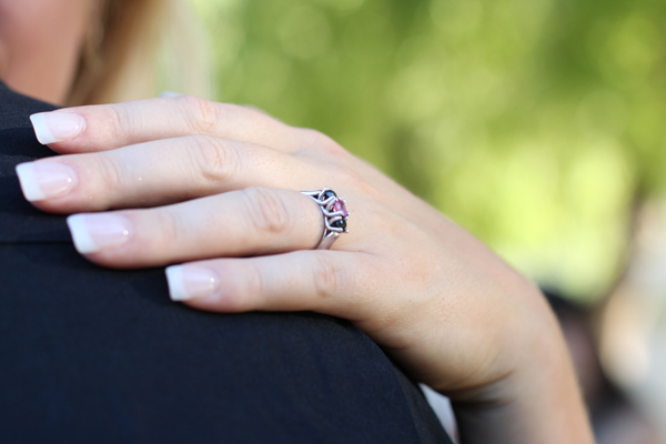 pt engagement 3 Simple And Beautiful Engagement Ring