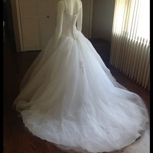 s 51c59fd2bb01a817d10384e2 Elegant Oleg Cassini wedding dresses