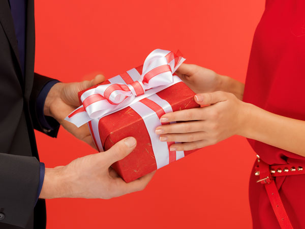 man receives gift Ideas for simple and cheap gifts for Valentines day