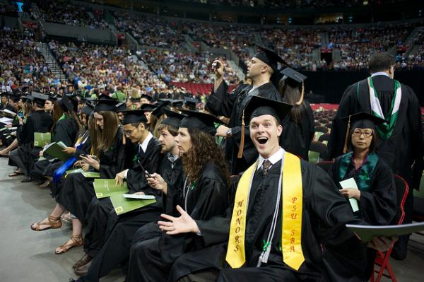 graduation4 Awesome Graduation picture poses 2015