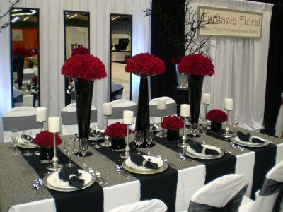 BW table settings 1 Modern black wedding accessories 2014