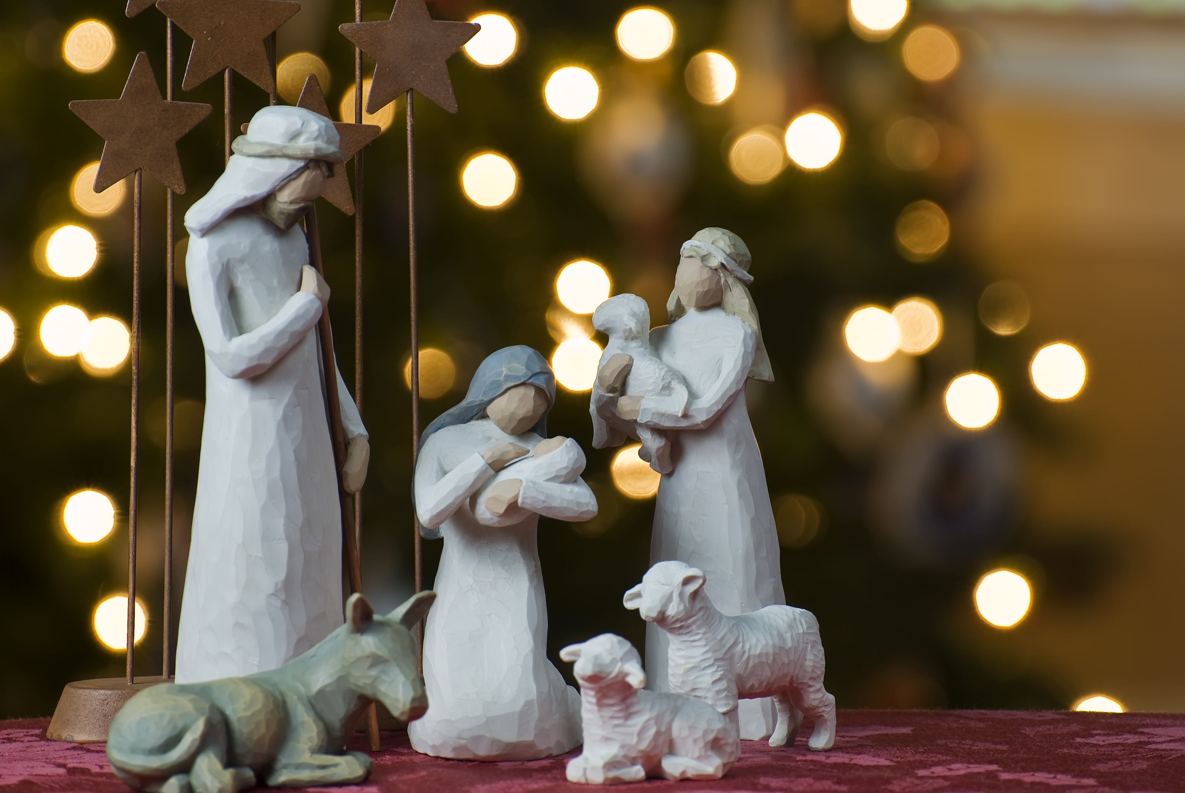 Nativity tree2011 Christmas and the basis of its celebration 