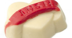 Using cocoa butter to moisturize skin for bride