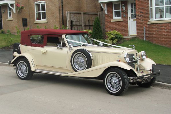 wedding themes 3  Awesome vintage car for wedding 2014 