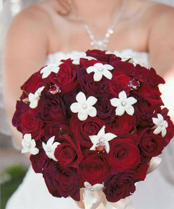  Here are the most beautiful bouquets for bride 2014