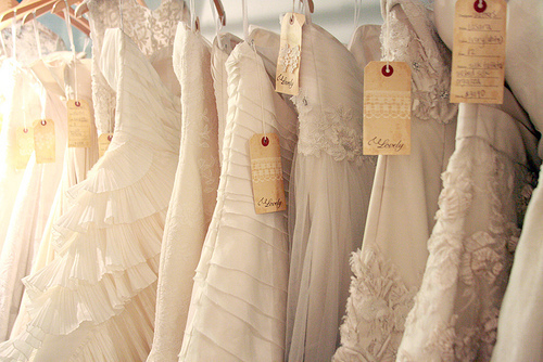 choosing a wedding dress 8 Tips for Choosing a Wedding Dress
