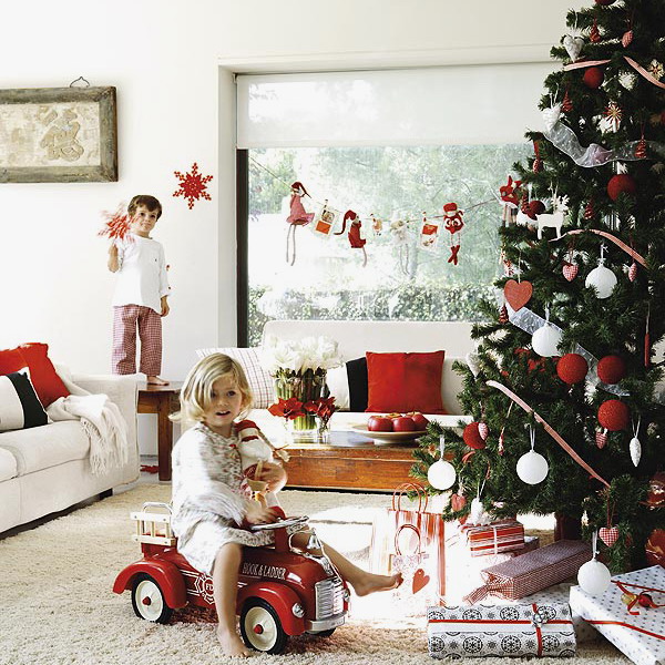 2014 Christmas atmosphere in kids room Nursery room decor for christmas and new year with christmas tree 2014 Christmas atmosphere in kids room