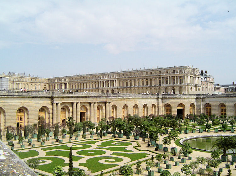 versailles Honeymoon activities and restaurants in Paris