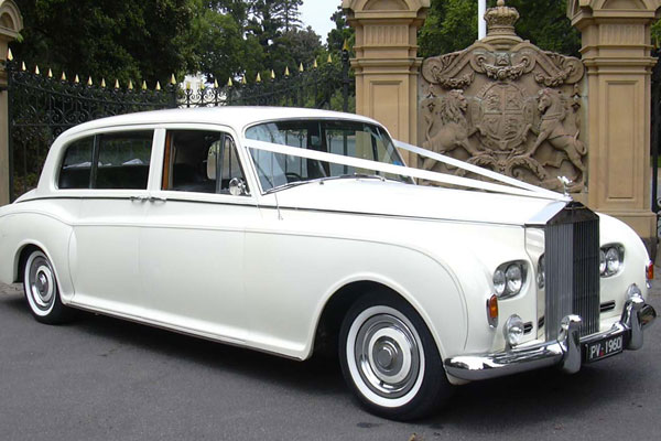 hiring wedding car in london  Awesome vintage car for wedding 2014 