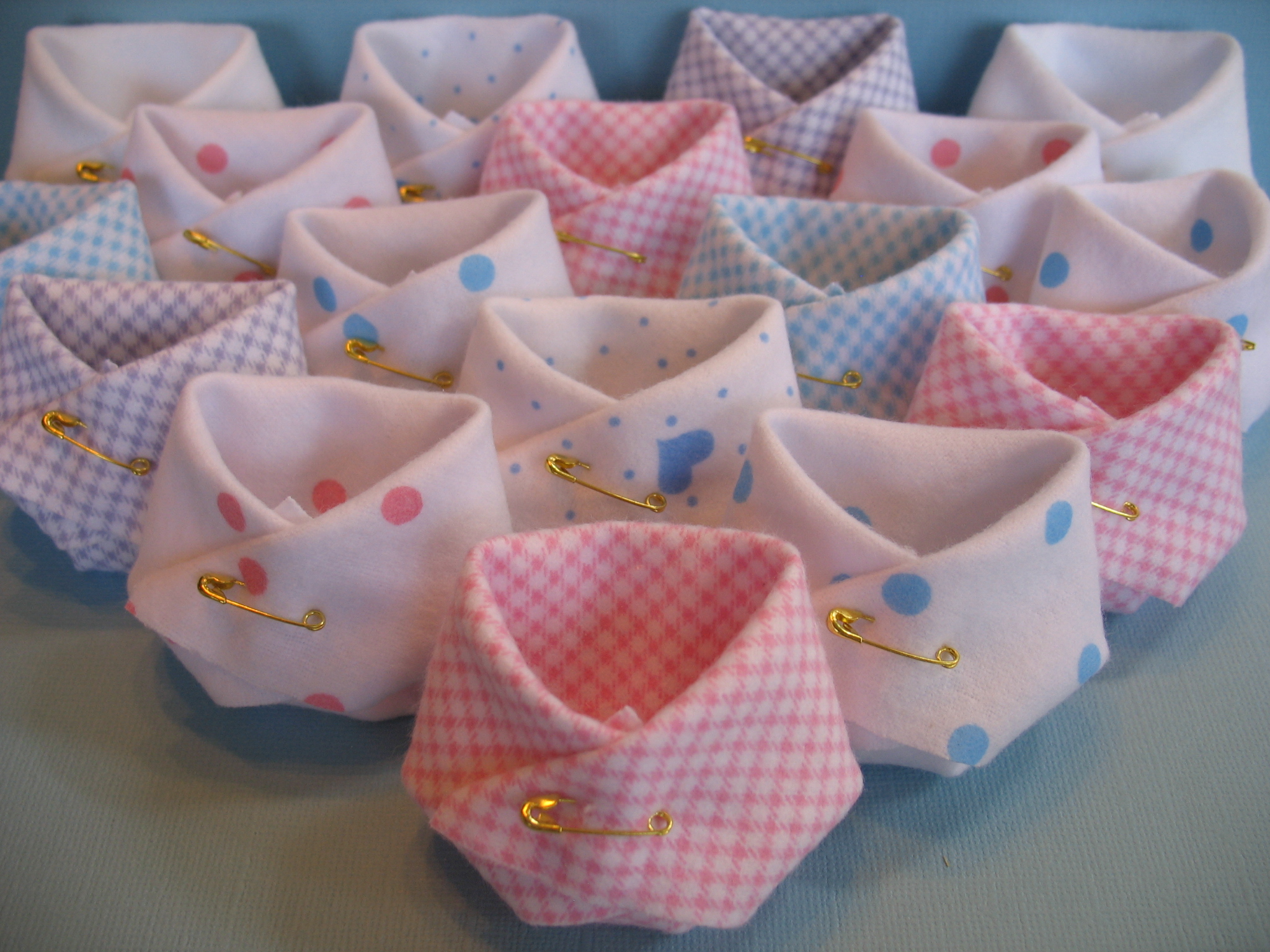 HOMEMADE BABY SHOWER FAVORS THE DECORATION2 Cute baby Shower Favors 2014