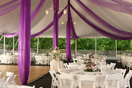 How to decorate for a wedding reception outdoors under a tent outdoor wedding reception How to decorate for a wedding reception outdoors under a tent